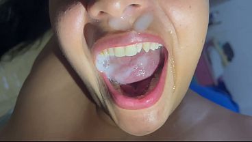 Ela Fala Com O Namorado No Telefone Enquanto Eu Me Masturbo Pra Gozar Na Tela